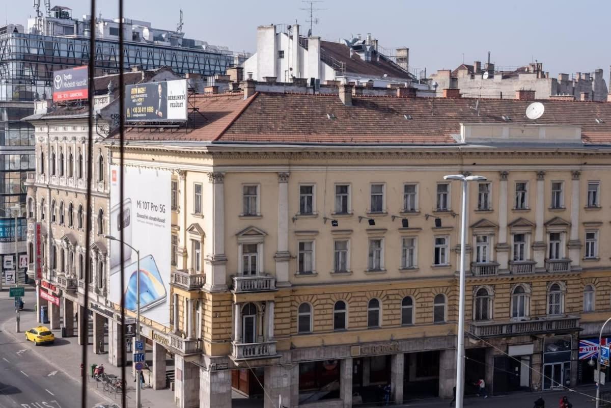 Large Apartment At Perfect Central Location Budapest Extérieur photo