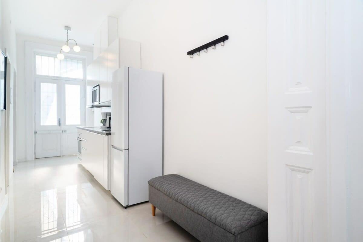 Large Apartment At Perfect Central Location Budapest Extérieur photo