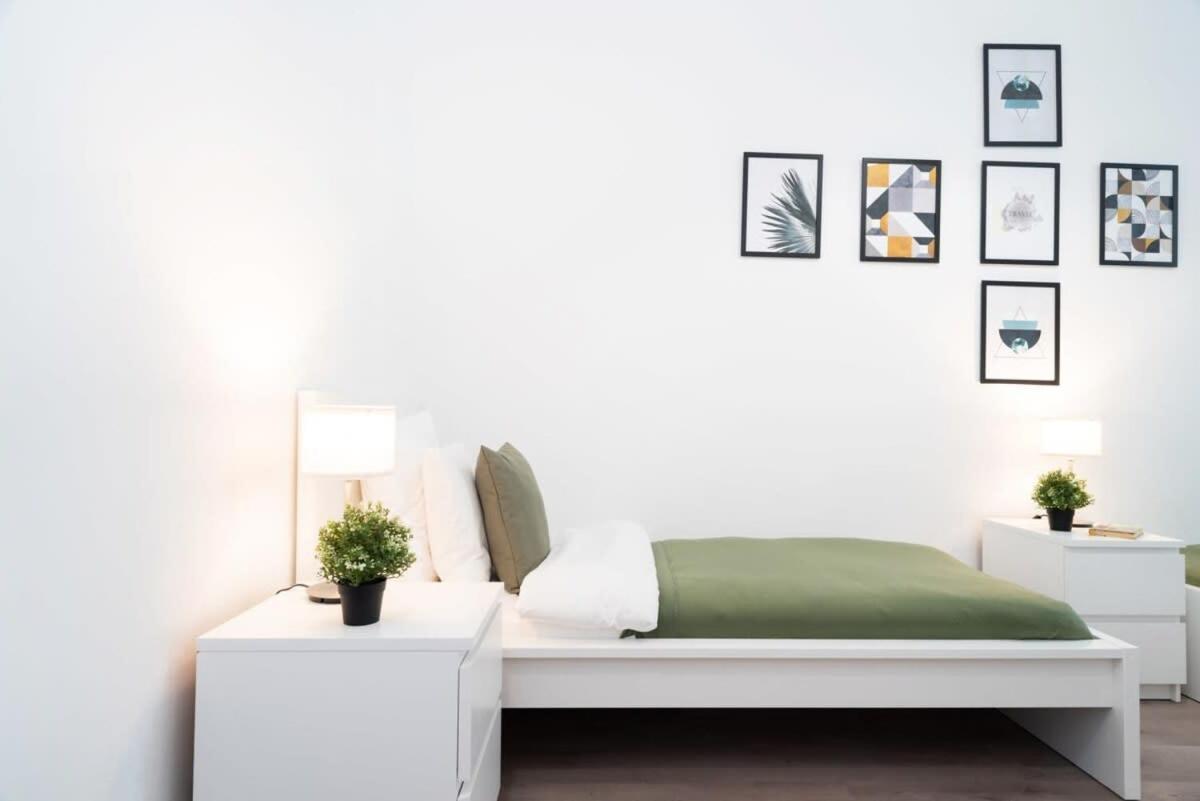 Large Apartment At Perfect Central Location Budapest Extérieur photo