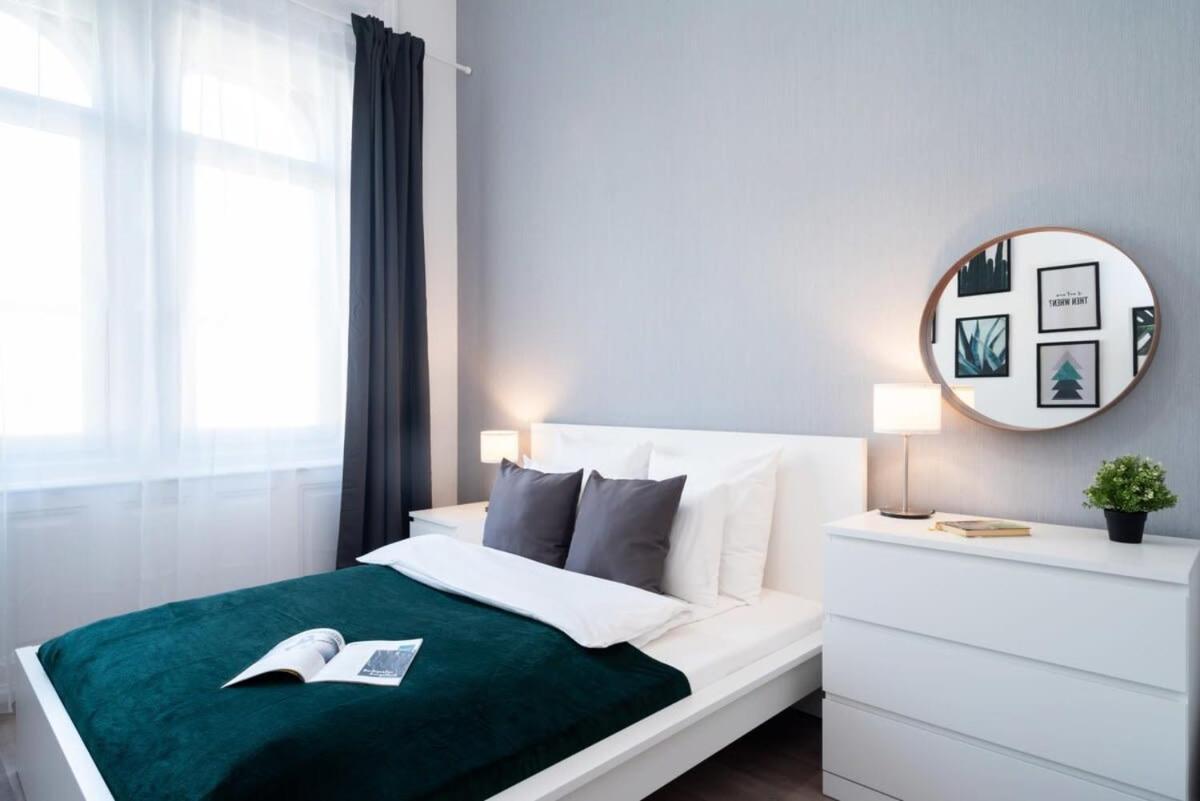 Large Apartment At Perfect Central Location Budapest Extérieur photo