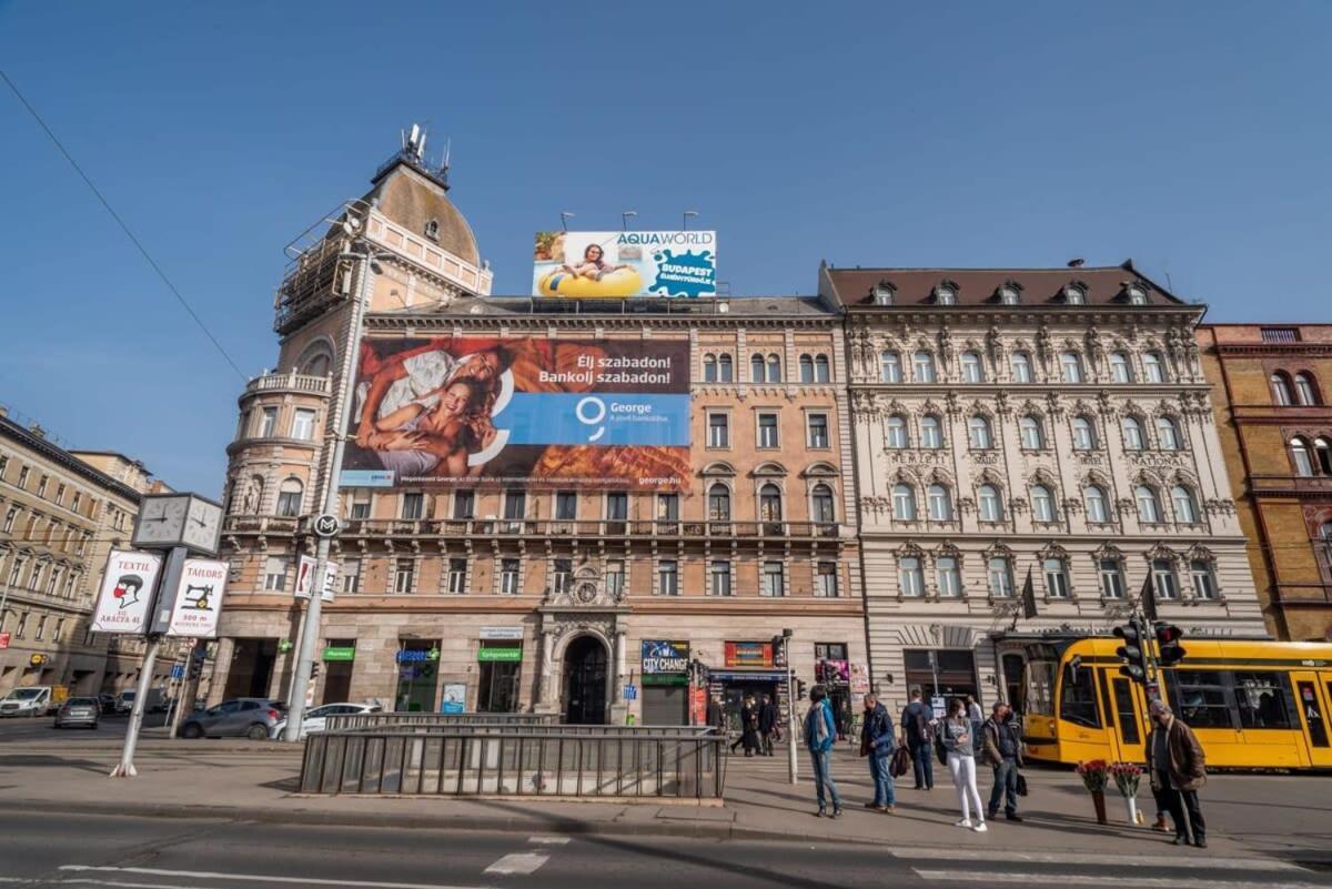 Large Apartment At Perfect Central Location Budapest Extérieur photo