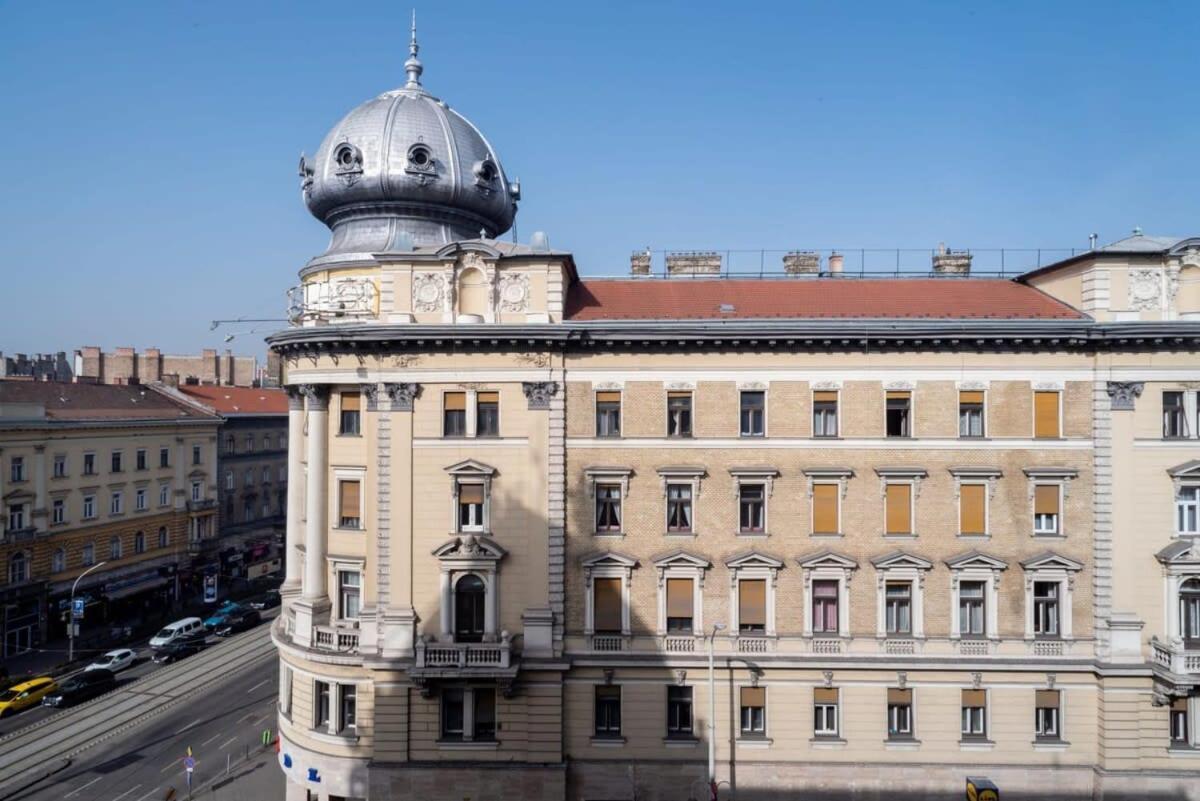 Large Apartment At Perfect Central Location Budapest Extérieur photo