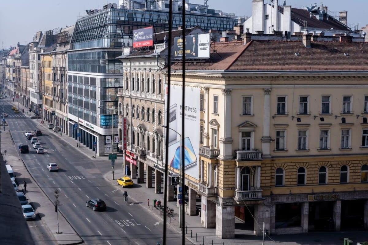 Large Apartment At Perfect Central Location Budapest Extérieur photo